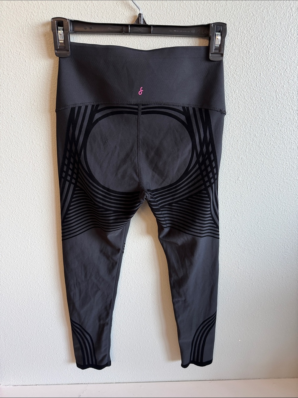 High-Rise Black Leggings with Pink Logo Detail